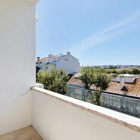 Spacious 1 Bedroom With Balcony Appartamento