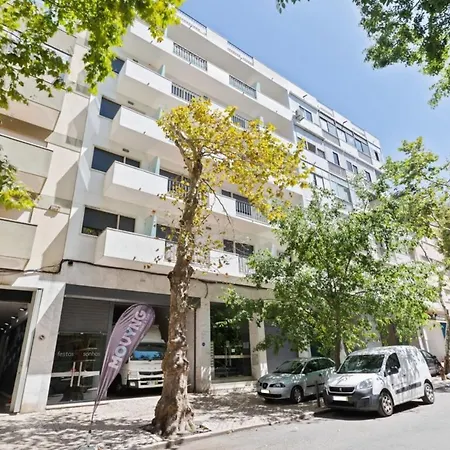 Spacious 1 Bedroom With Balcony Lisbon