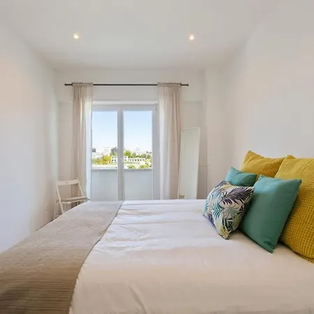 Lägenhet Spacious 1 Bedroom With Balcony Lisboa